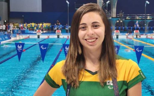 A ECA também é… Natação