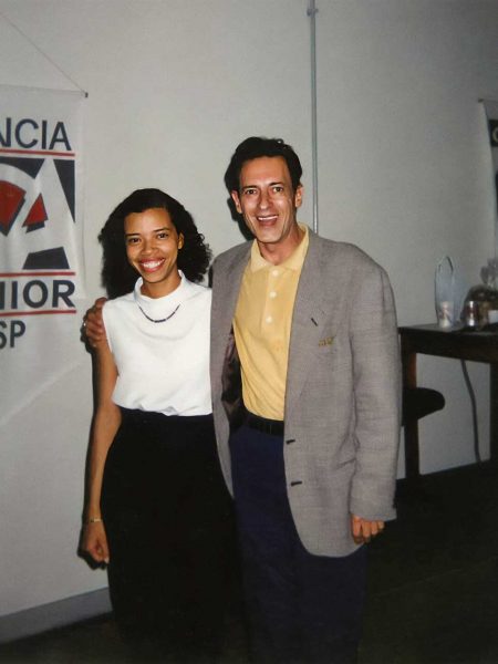 Carli com José Simão, no primeiro Café Filosófico da ECA Jr em 1995