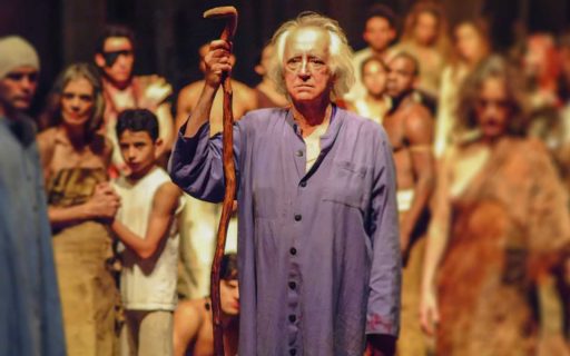 Zé Celso, na sua montagem de “Os Sertões”