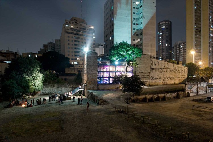 Terreno que abriga a sede do Teatro Oficina, no Bixiga, em foto de Markus Lanz de 2014 (Blog do Zé Celso)