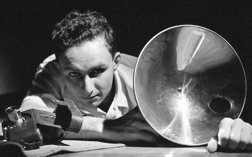 Autorretrato, São Paulo, SP, 1942 (Thomaz Farkas / Acervo Instituto Moreira Salles)