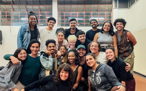 Turma 76 da EAD, em aula da professora Carmina Juarez com a artista sul-africana Nduduzo Siba, em maio de 2025