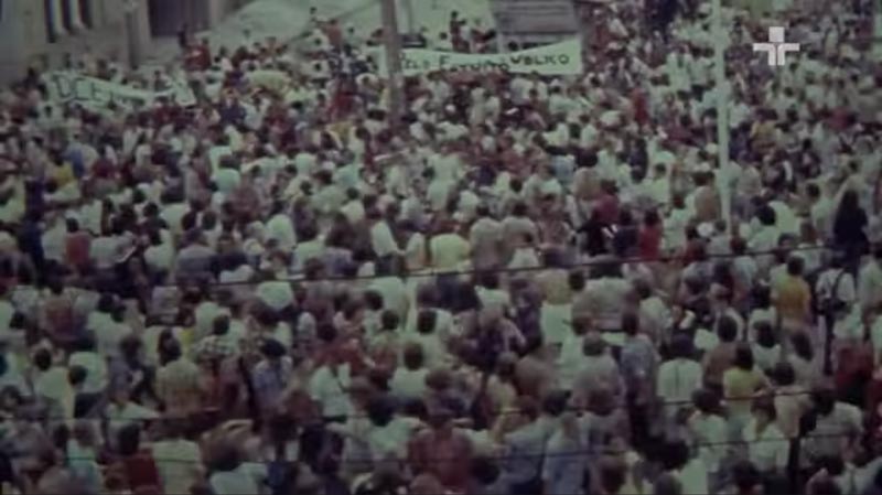 Tempo quente: assembleia estudantil na USP em 1975 (Reprodução TV Cultura)