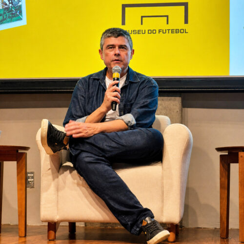 Marcelo Duarte no lançamento do livro no Museu do Futebol