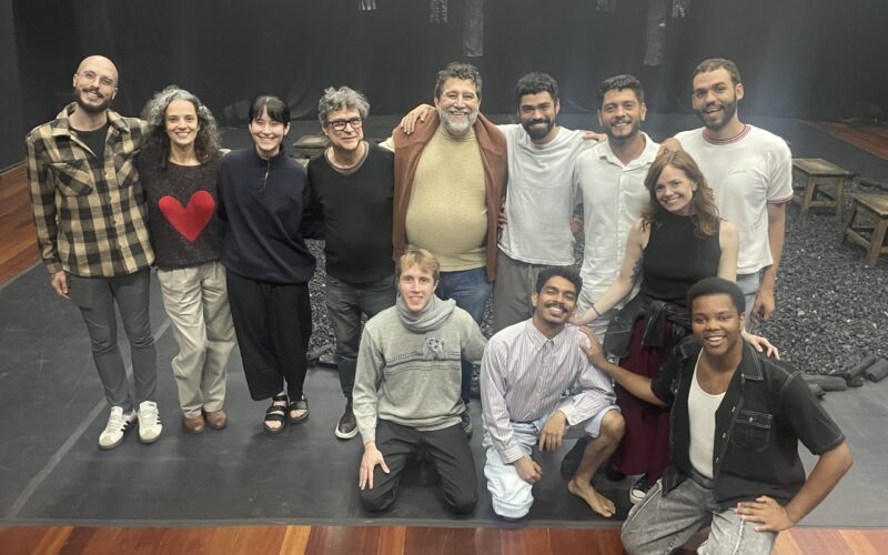 Equipe O Santo Inquérito Equipe depois da exibição da peça no Tusp Maria Antonia
